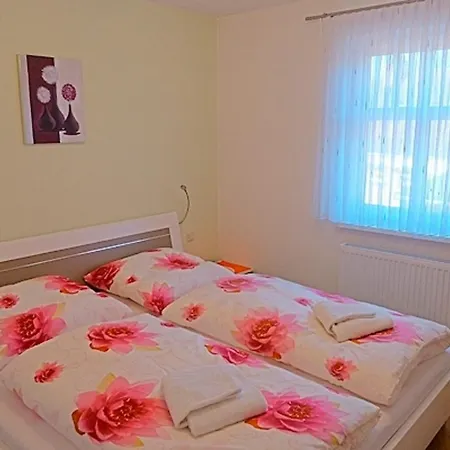 Haus Kathrin بيت للعطل *